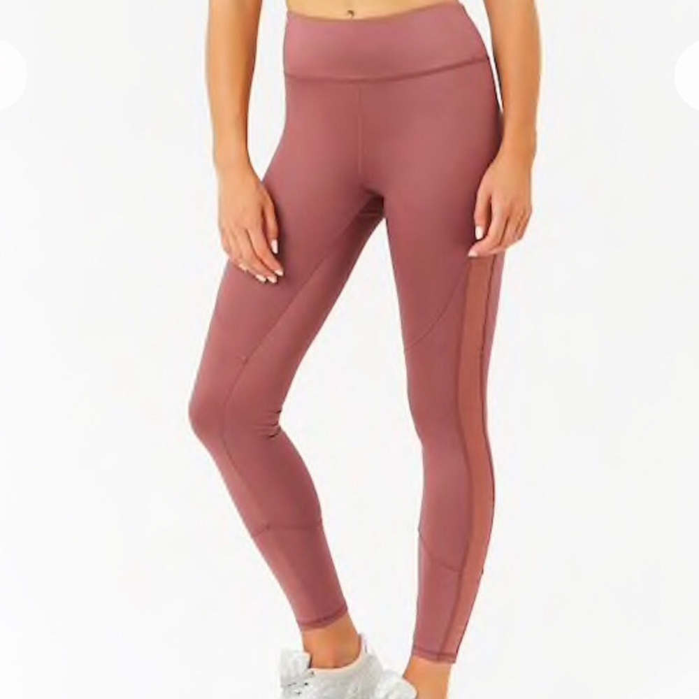 New with tags pink yoga pants